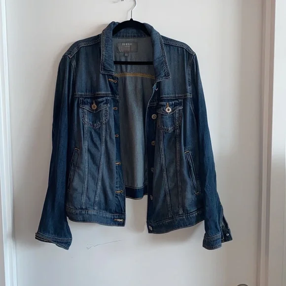 Torrid Denim Trucker Jacket Medium Wash - Picture 3 of 5